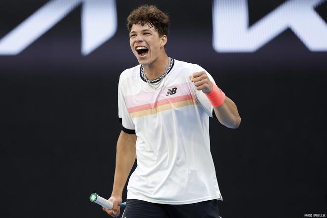 横看成岭侧成峰，乔治娜晒出差照秀出傲人身材